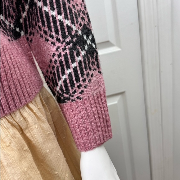 Steve Madden Pink and Black Plaid Sweater Size S NWT - Picture 5 of 9